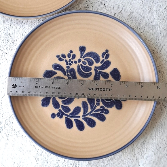2 Vintage Pfaltzgraff Folk Art Dinner Plates 10" Castle Backstamp Farmhouse - Picture 13 of 14